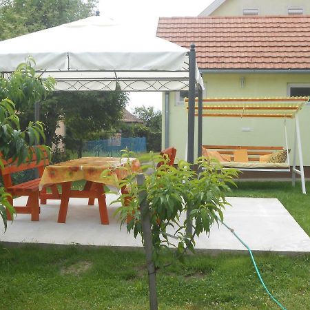 BalatonfůzfőNora Apartman公寓 外观 照片