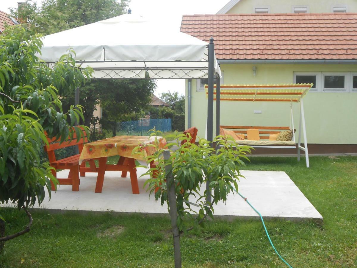 BalatonfůzfőNora Apartman公寓 外观 照片