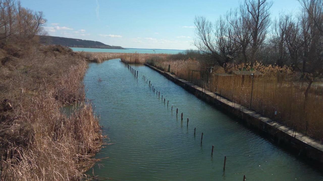 BalatonfůzfőNora Apartman公寓 外观 照片